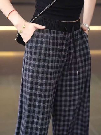 姐妹们夏天就穿冰丝裤,穿在身上冰凉舒爽,宽松版型不挑身材,价格便宜又实惠