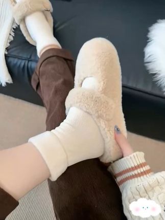 转眼一下就降温了,真的太需要这种加绒加厚的雪地袜了#袜子 #棉袜 #冬季搭配 #袜子控 #强烈推荐