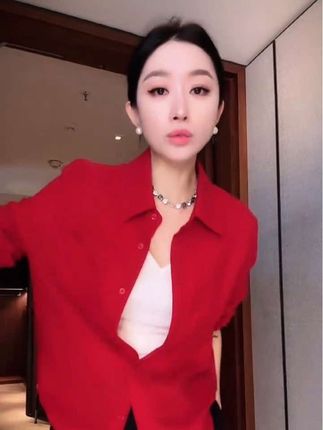 新品100%羊毛翻领单排扣高级感百搭长袖衬衫#高级感穿搭 #只做高品质 #强烈推荐 #美搭尽显女神范 #穿衣显瘦