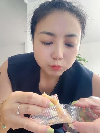 鲜花饼,就是太爱了,非常好吃#美食 #生活 #家庭