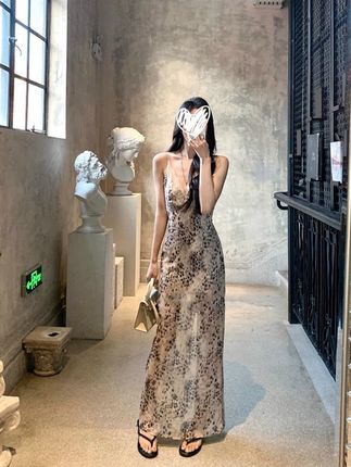 纯欲穿搭外穿性感豹纹吊带连衣裙女秋蕾丝拼接V领修身a字长裙#辣妹穿搭 #好身材好气质 #裙子搭配 #性感女神