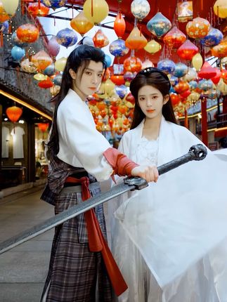 穿越红尘，#我回大宋； 神雕侠侣，再现江湖！#杭州宋城 （广告）