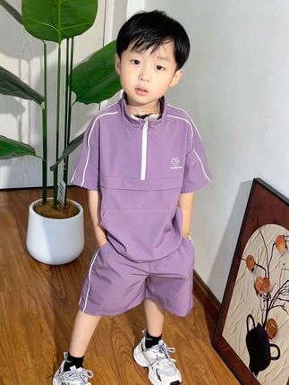 不愧是#齐齐熊 上海时装周的压轴套装,自带凉感 的防晒套装 薄到透光,上身高级又很舒服#防晒套装#夏季新款 #防晒衣 #萌娃穿搭