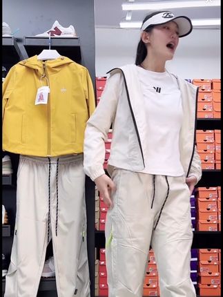 冲锋衣外套女2025秋季新款连帽高级感短外套宽松韩版运动夹克上衣 #创作灵感