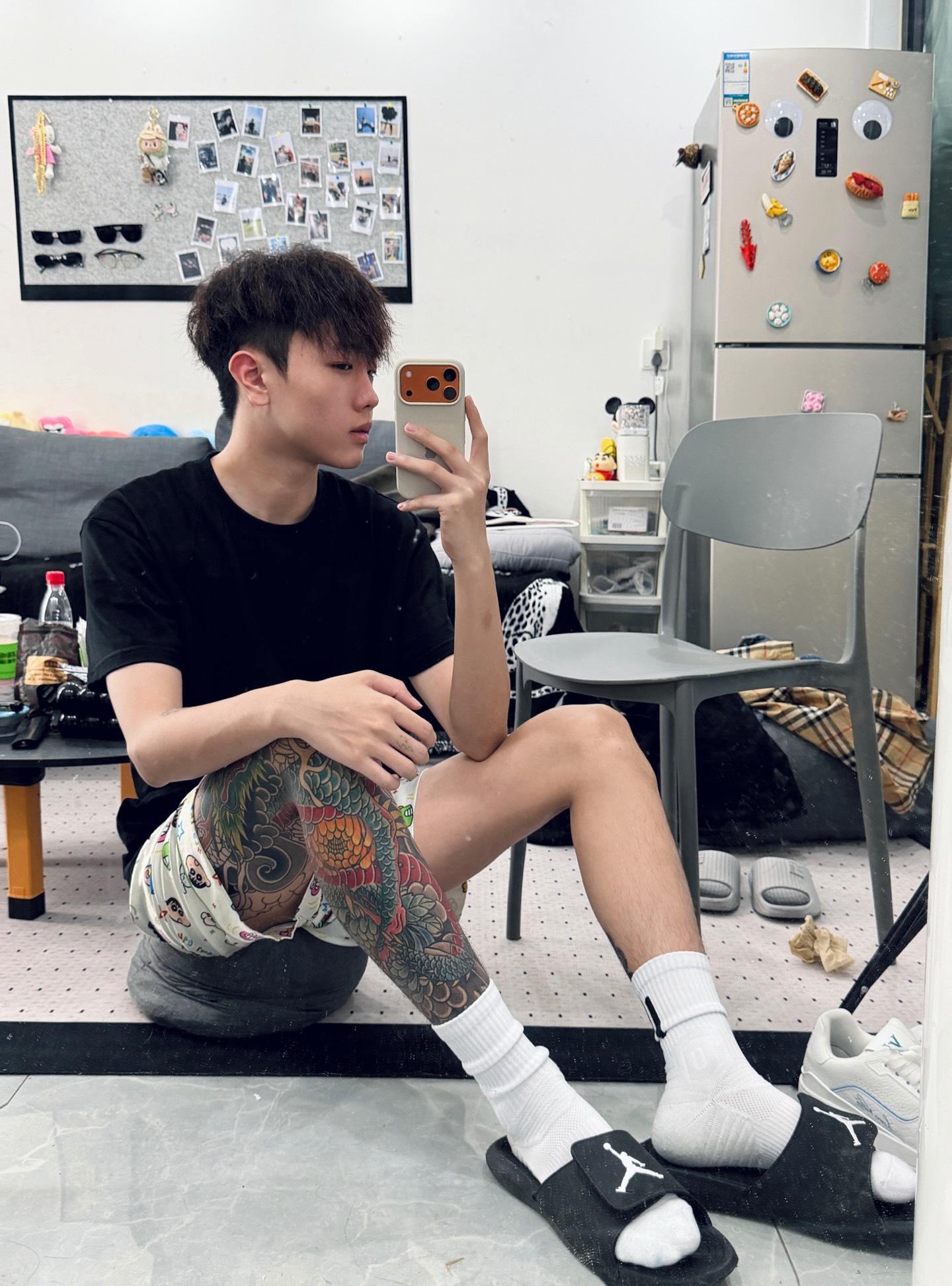 是在骂我吗 听不懂 感觉像在撒娇#top1