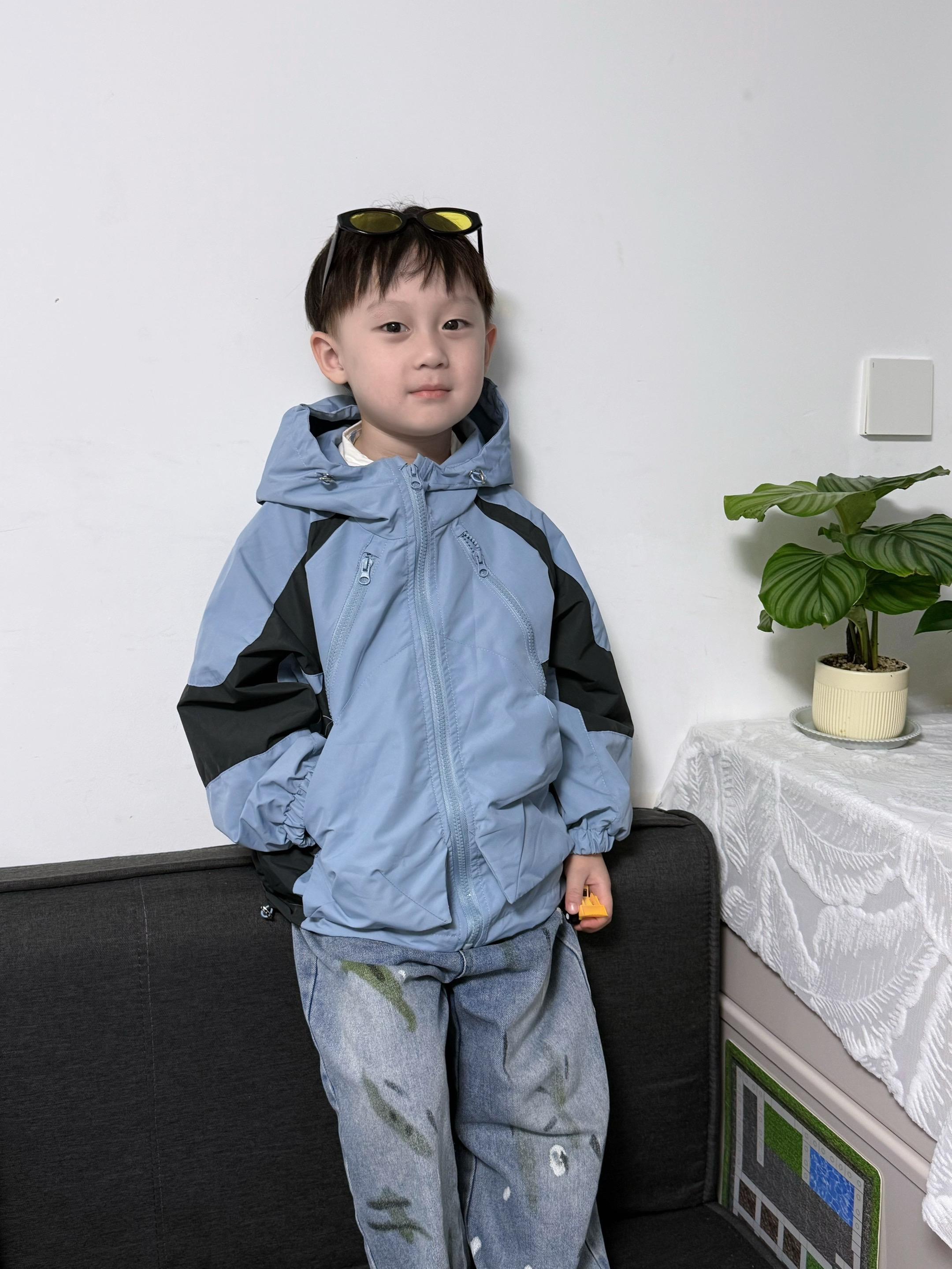 我不知道我的心可以溢满如此多的爱 直到我成为妈妈 其实妈妈和你同岁 我也是在你出生后开始当妈妈 我会累会哭会偷懒 我不是超人但我会一直爱你 #我不知道我的心可以溢满如此多的爱 #高品质童装 #潮童穿搭 #我的男孩 #穿搭