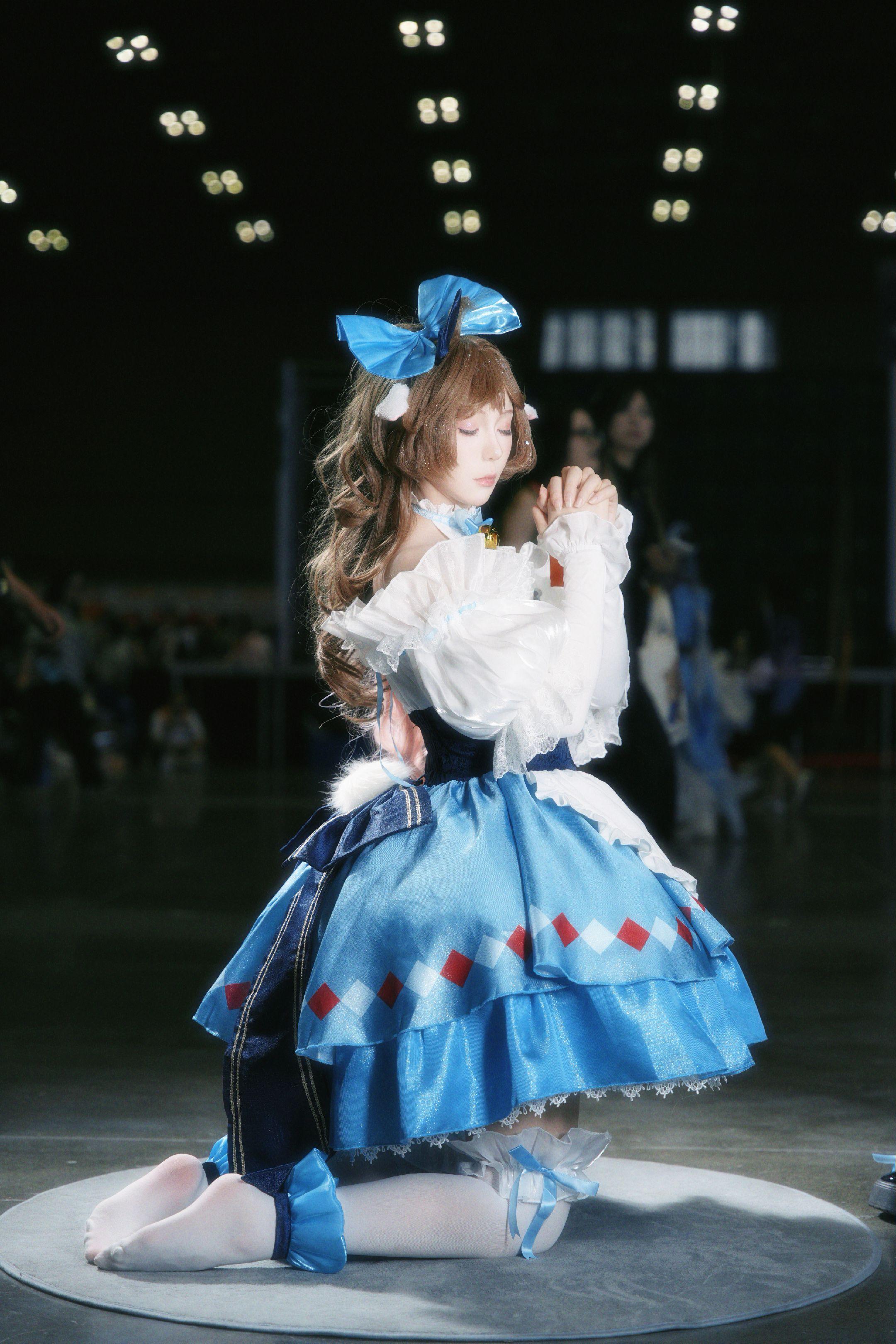 纯烬艾雅法拉③。———————————— ———————————— 📸:@谋维什戴尔  🧚:/ shot on Sony ———————————— #cosplay #明日方舟 #纯烬艾雅法拉 #cos #无处安放的小jio