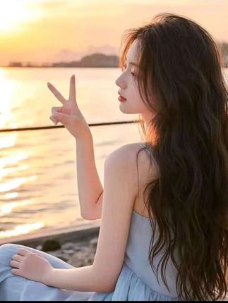 # 张予曦毕雯珺真拍了红裙抱 # 张予曦的定妆魔