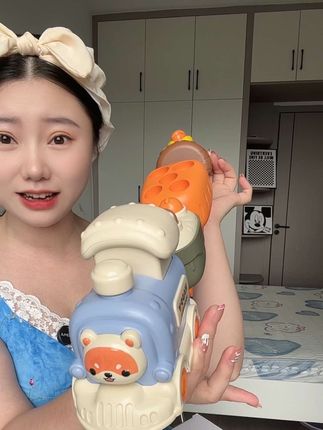 这按压小火车玩法可多了,孩子喜欢得不行,还能锻炼专注力和动手能力呢#小火车#儿童玩具#益智玩具 #宝宝玩具