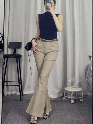 拍~早秋…~百搭穿搭服装分享…~写真…~早秋想好该穿怎么了嘛…~靓女们…~点查找也许有你们喜欢的类型的款式服装…~