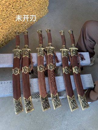 #牛尾刀#冷兵器#男人的玩具#工艺品#龙泉宝刀@DOU+上热门