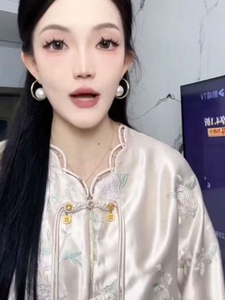 2025秋新中式光泽感刺绣女国风外套国风上衣缎面25056#国风服饰 #复古风穿搭 #上衣穿搭 #时尚气质穿搭 #古典美
