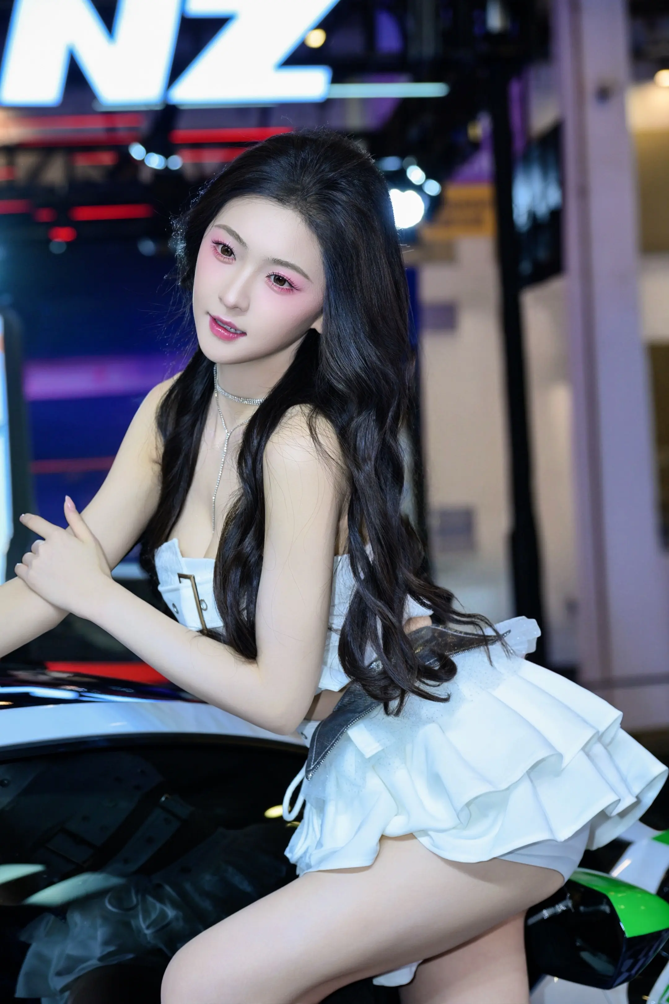 路过被萌晕~#高颜值美女 #清纯御姐 #超a #任绵绵 #车 - 抖音