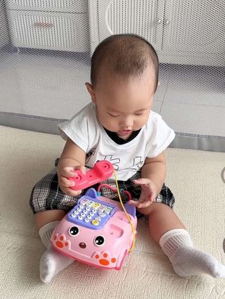 自从有了这个电话车,终于不和我抢手机了,能听歌听英语 打地鼠、趣味绕珠游戏锻炼小手精细动作培养专注力,功能多多 妥妥的哄娃神器#宝宝玩具 #益智玩具