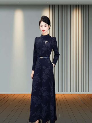 #女秋季穿搭#女蓝色连衣裙时尚又优雅#穿出自己的风格 @