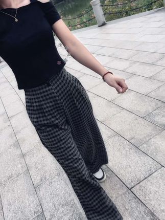 #直筒格子裤 #梨形身材穿搭 #遮肉显瘦 #不挑年龄不挑身材 #秋季新款