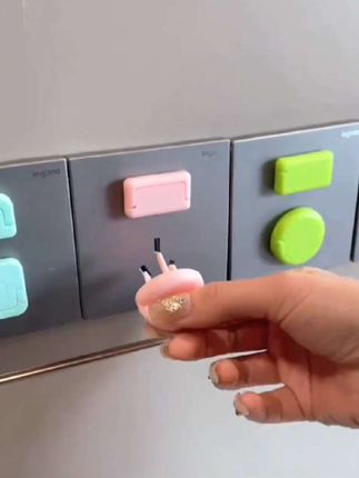 家里有小朋友的,必须在插座上按上这个#插座保护盖 以防儿童用手抠插座触电#居家好物 #实用好物