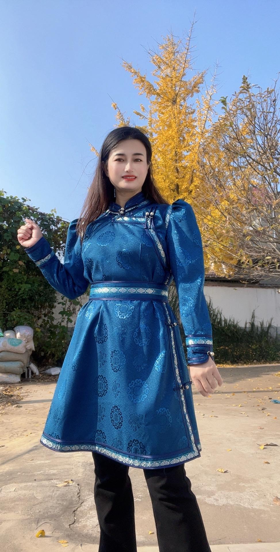 蒙古手工袍。#分享穿搭 #蒙古袍#民族风服饰