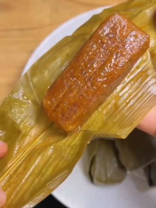 美食推荐#地方特色美食 竹叶黄粑#软糯香甜 ,#太好吃了 #快来一起尝个鲜