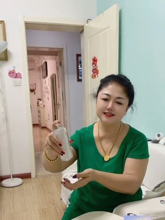 防晒隔离二合一,防水防汗不假白。