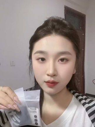 自从有了这个,我再也不用带粉饼出门啦。#美妆 #强烈推荐 #防水防汗不脱妆 #自用好物推荐 #种草好物推荐