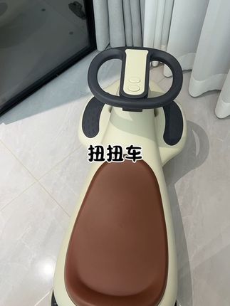 自从他爸给他买了这个溜溜车,每天都要骑着它出门,加长版的座椅,承重力很强#遛娃神器 #溜溜车 #小布丁 #儿童溜溜车