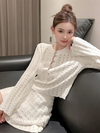 #每天更新穿搭 #预制国庆出游穿搭 法式小香风针织套装女夏季白色长袖上衣短裙千金贵气名媛风两件套#早秋通勤出游穿搭一起拿捏 #早秋穿搭三分钟出门不是梦 #小个子初秋显瘦穿搭