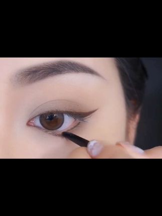 不愧是化妆师们都在安利的#KAIYA/凯雅防水流畅#眼线笔 简直是新手姐妹的救⭐#防水不晕染眼线笔