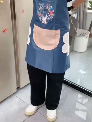 姐妹们, 这个商家是疯了吗?这么好看的一条围裙,他们家居然卖这么便宜啊?#围裙#好物推荐