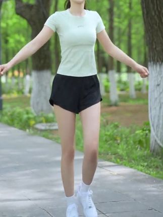 今年流行的健身运动服,出门运动再也不用带着腰包了!#健身穿搭 #运动女孩 #运动健身 #瑜伽服 #自律遇见更好的自己