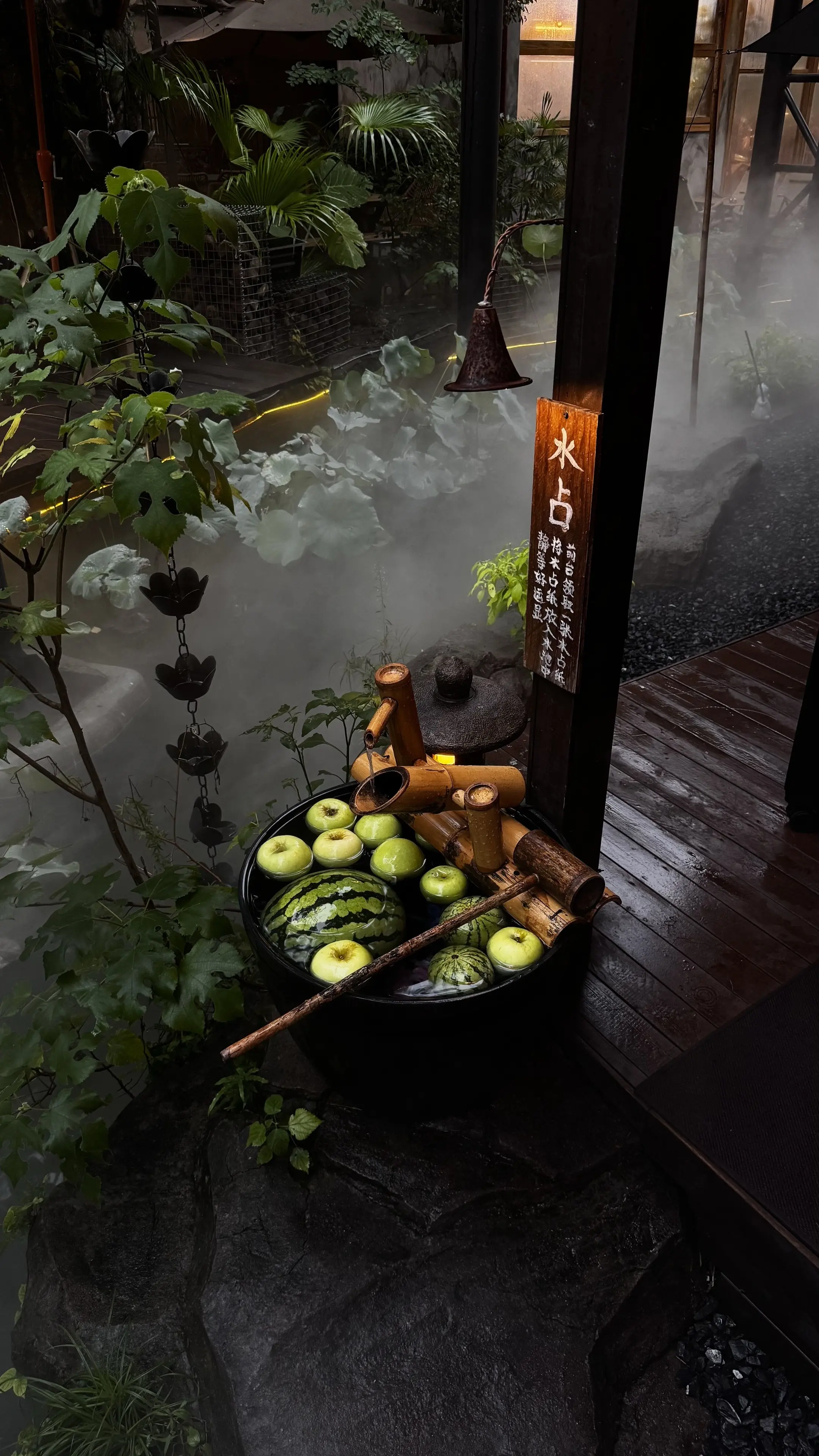 穿过外面的雨一滴滴。#颜如玉 #说唱巅峰对决2026 - 抖音