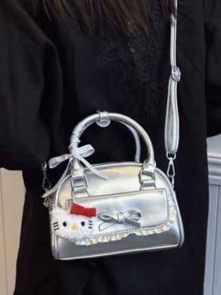 小众设计迷你小包包女2025新款高级感通勤斜挎保龄球包红色包#好物分享 #好物推荐🔥 #美包分享 #斜挎包#高级感
