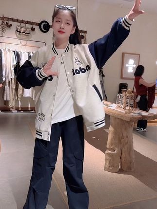 买了终于买了,就一个女儿。别人有的咱也得有,反正也不贵,穿上又好看.#童装