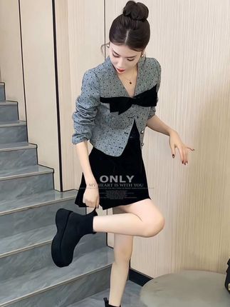 法式甜美减龄时尚蝴蝶结外套半身裙早秋新款设计感气质显瘦两件套#时尚气质穿搭 #小个子显高显瘦穿搭 #减龄显瘦穿搭 #美美的裙子 #套装搭配 @抖加🔥上热门🔥dou+🔥热点宝 @抖音小助手