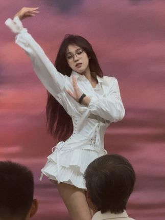 大学第一跳🥰 #迎新晚会表演#fallinout#dreamscometrue #一冷编舞#浙江师范大学