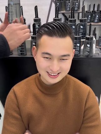 男士发型搭理梳子啫喱膏, 自带梳子➕膏体 一体式啫喱设计,使用不起白屑,持久定型,清香不粘腻。#男士发型 #啫喱膏 #男生烫发