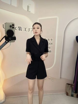 #好物推荐🔥 2025夏季新款法式小个子修身显高一件式高端连身连衣短裤#显瘦穿搭 #小个子穿搭 #谁穿谁好看 #面料柔软舒适