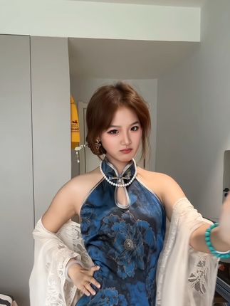 墨已入水 渡一池青花 #半壶纱 #变装 #双子 #06