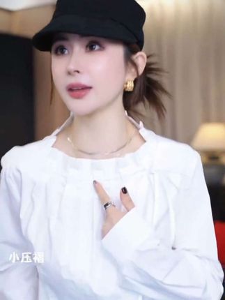 #女装搭配 #上衣穿搭 白色长袖衬衫女士春秋季新款高级感洋气减龄显瘦系带立领上衣@抖音小助手 @DOU+小助手 @DOU+上热门