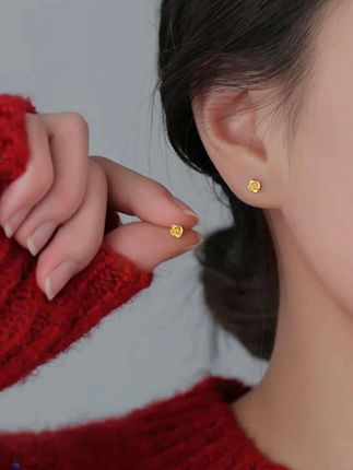 #足银耳钉#玫瑰花耳钉#999纯银耳钉#耳骨钉#养耳洞耳钉