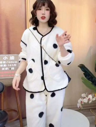 #甜美穿搭 #谁穿谁好看系列 #保暖睡衣家居服 #在家也要美美哒 #可外穿睡衣