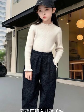 新款韩版束脚裤太绝了!豹纹设计超吸睛,棉料软乎乎的,男女宝都能穿。春秋穿不闷汗,跑跳舒服无束缚,搭卫衣、毛衣都好看,宝妈闭眼入!#反季穿搭 #百搭神裤 #休闲舒适 #显高显瘦显腿长 #工装裤穿搭