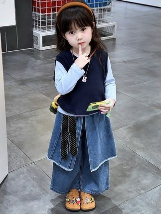 女童套装秋新款女童设计感叠穿两件套T恤儿童时髦屁帘牛仔裤套装 #女童穿搭 #女童套装 #女童洋气服装推荐 #高品质童装 #每日童装穿搭分享