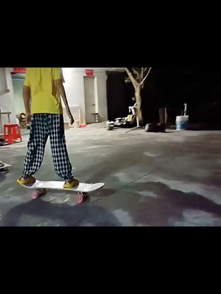 新款儿童青少年刷街滑板车代步入门闪光专业可闪光四轮滑板车#儿童滑板 #滑板少年 #亲子时光