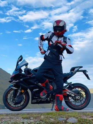 自由才是人生的实时状态 #机车 #675sr #爱机车爱生活 #风和自由 #神不在西宁