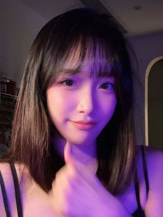 猜mbti💜 #闪光灯拍照 #紫灯自拍 #fyp #斩女 #185帅哥