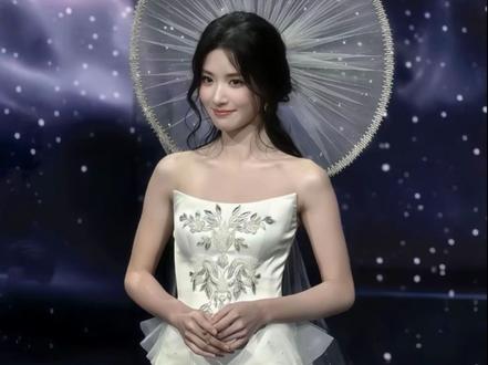 噜噜晓继续往前走吧
#卢昱晓