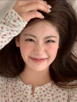 恬淡色系 皮肤自然透出来的杏色融肤度很高的收缩色#腮红 #试色#高级感#高智感妆容