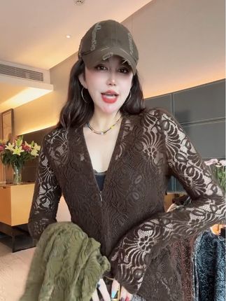 #蕾丝衫 #显瘦穿搭 #长袖打底衫 #早秋穿搭 #在抖音入手的好东西