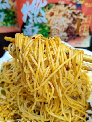 要说为了一碗燃面,去了趟宜宾,你可能不信,但是这款燃面确实是宜宾的符号!#燃面 #面食 #美食 #川味美食